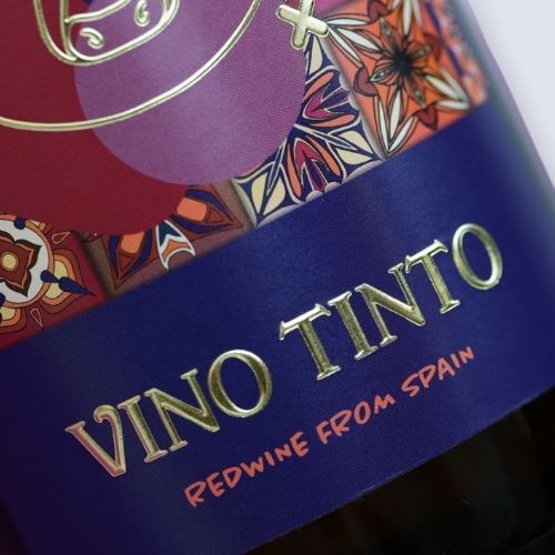 Etiquette-de-vin-avec-dorure-en-relief