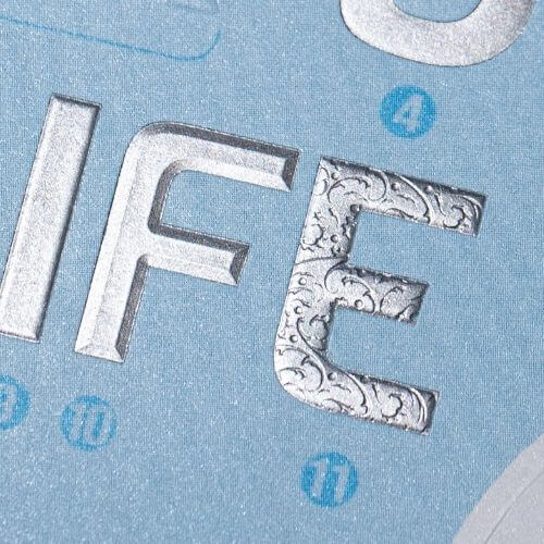 Gaufrage-en-relief-de-texte